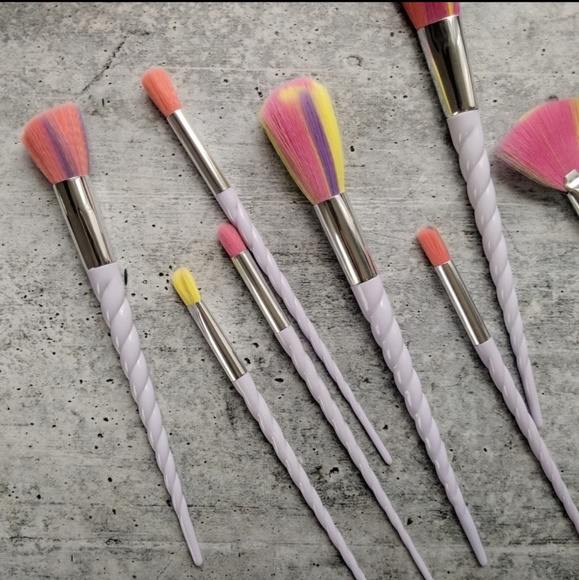 UNICORN RAINBOW Bright makeup brush 10 piece set - Picture 5 of 7